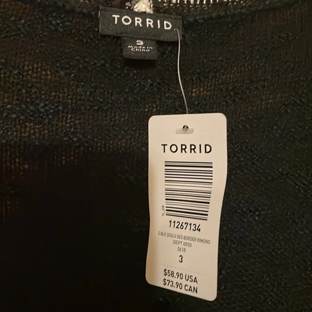 Torrid black 3/4 sleeve geo border kimono​​ - Picture 3 of 3